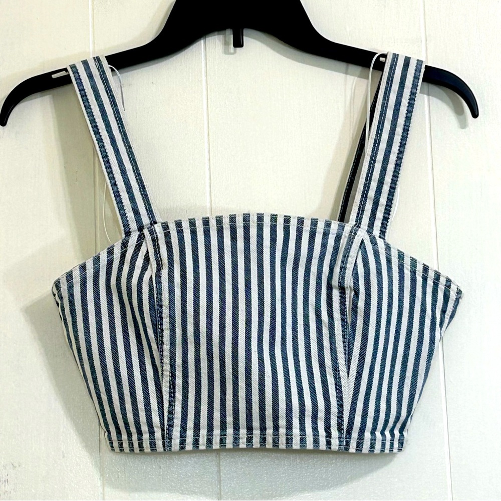ZARA Zara NWOT Casual Retro White Blue Denim Stripe Crop Top Size Small.